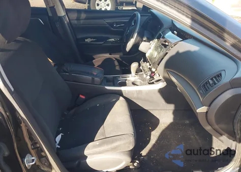 2015 Nissan Altima 2.5 S z USA, uszkodzony, nr VIN 1N4AL3AP4FC480677